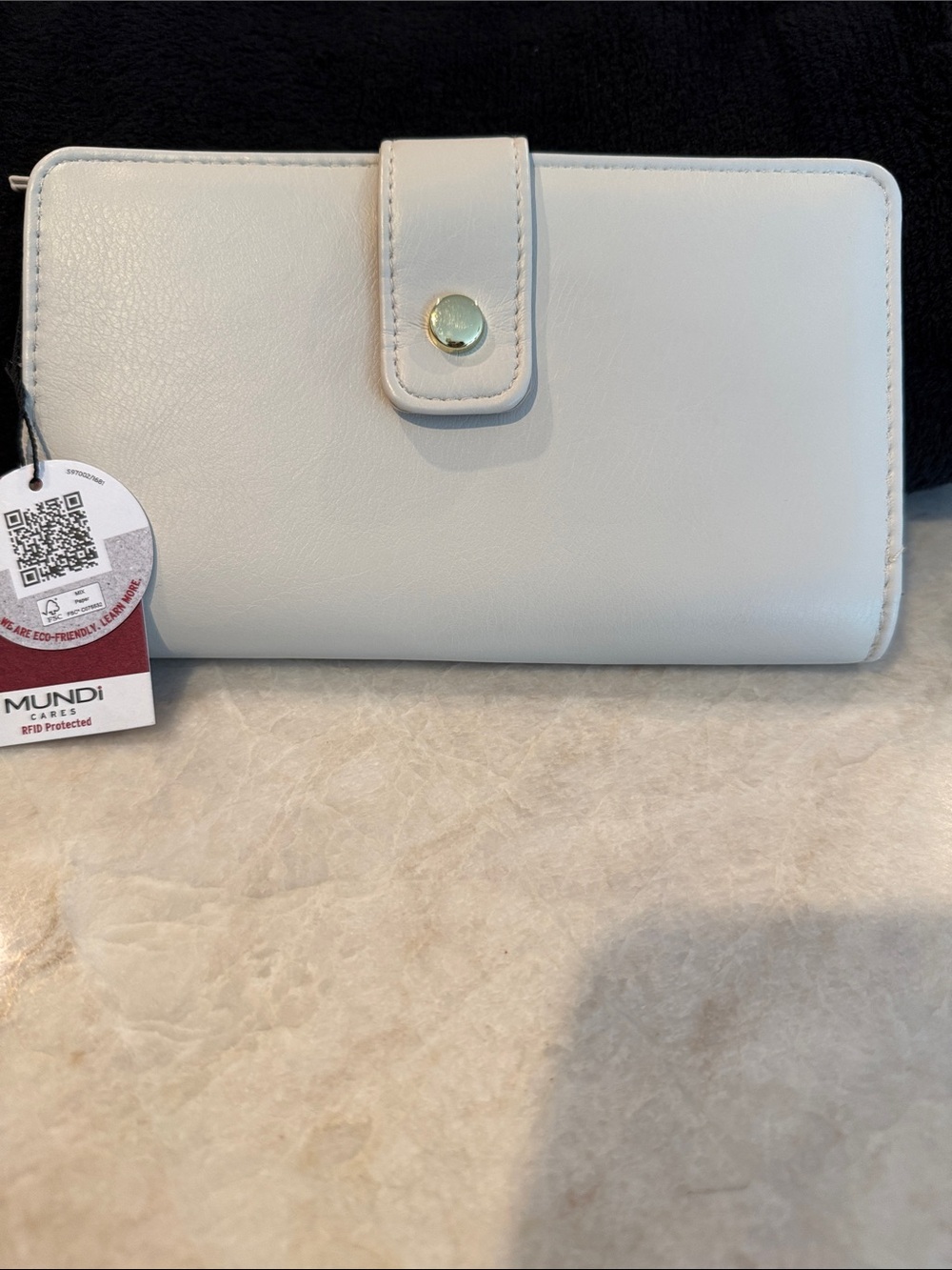 Mundi Cream Snap-Closure Women's Wallet NWT 8" x 5"